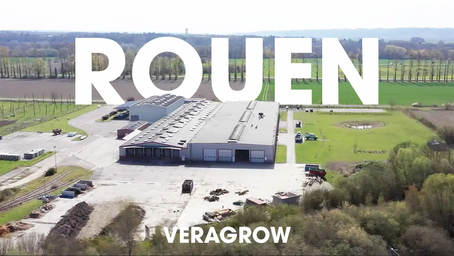 L'usine de Veragrow, vue du ciel, basée à Val-de-Reuil près de Rouen en Normandie.